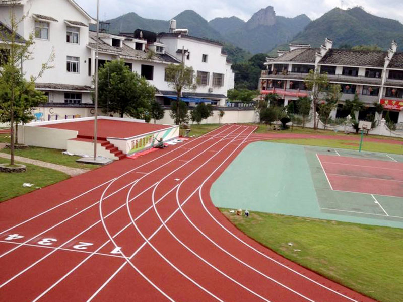 塑膠跑道總共有幾圈？